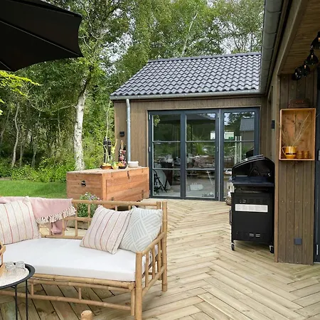 Summer Dreams And Nature In Beautiful Landscape 度假居 Rødby